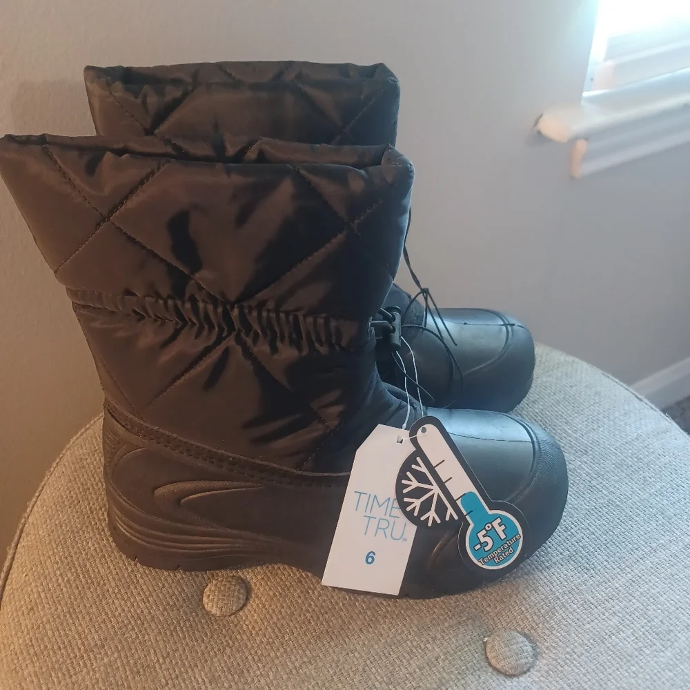 Time And Tru Blk Quilted Snow Boots Sz 6
